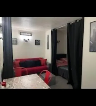 Studio Centre Avec Terrasse מנטון